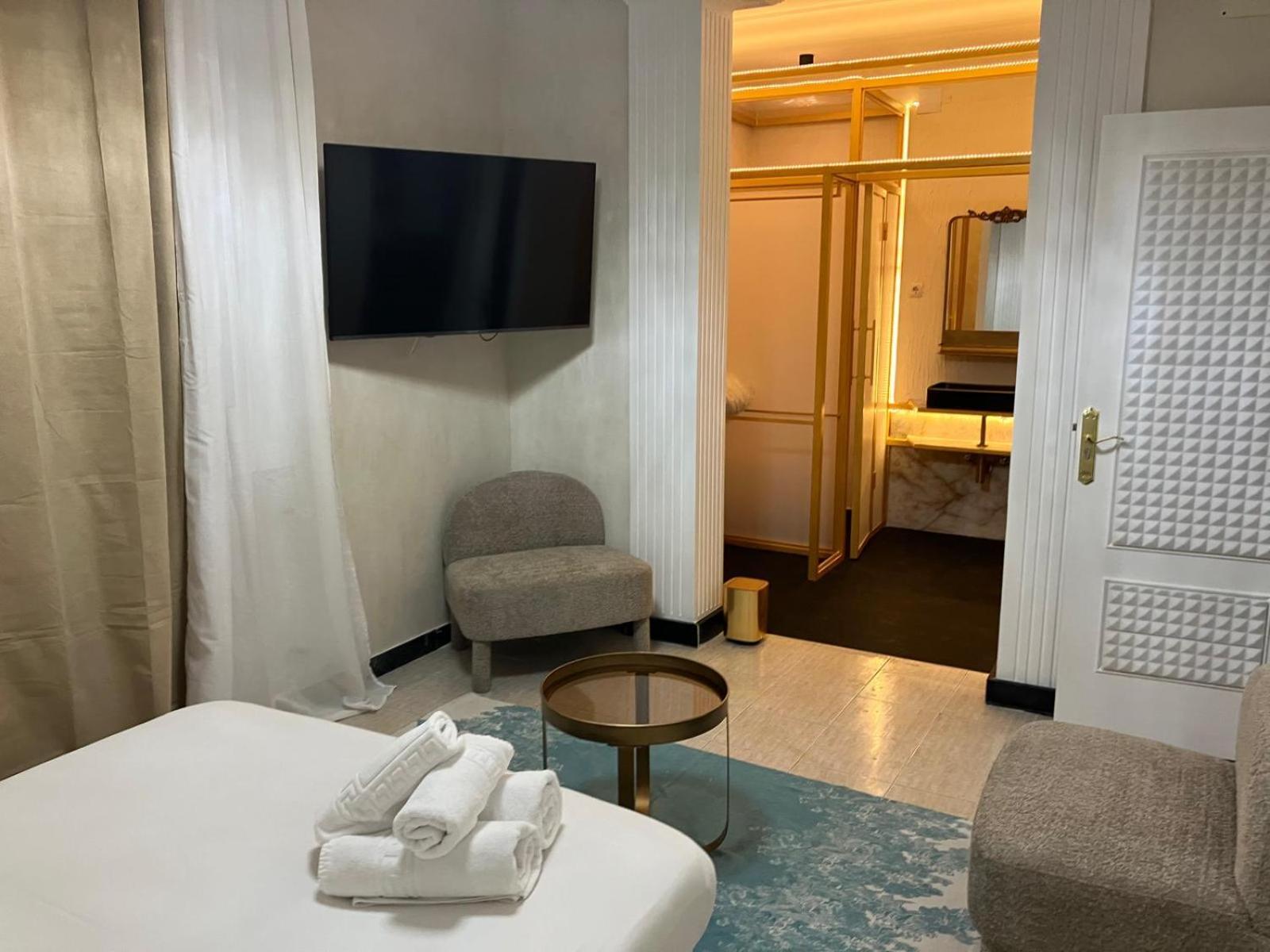 Casa Tadeo Gran Via Otel Madrid Dış mekan fotoğraf